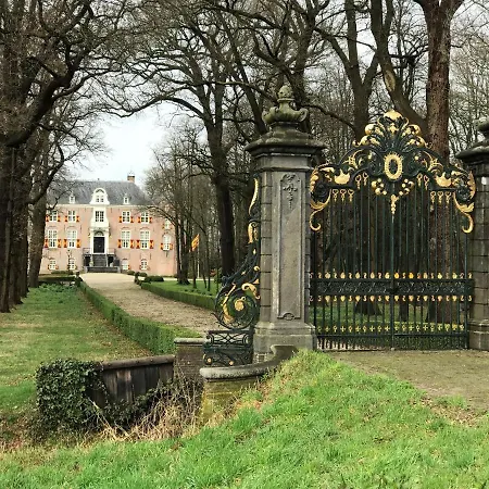C'est La Vie Houseboat Botel Nederhorst den Berg