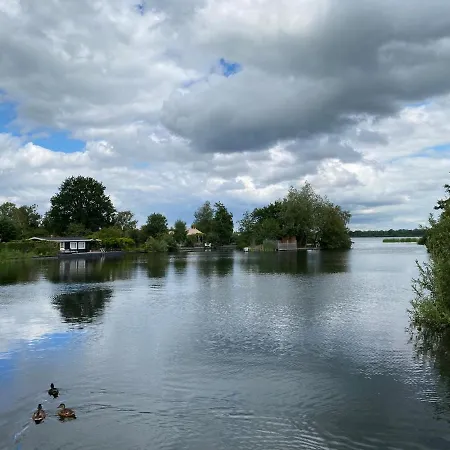 C'est La Vie Houseboat * Nederhorst den Berg