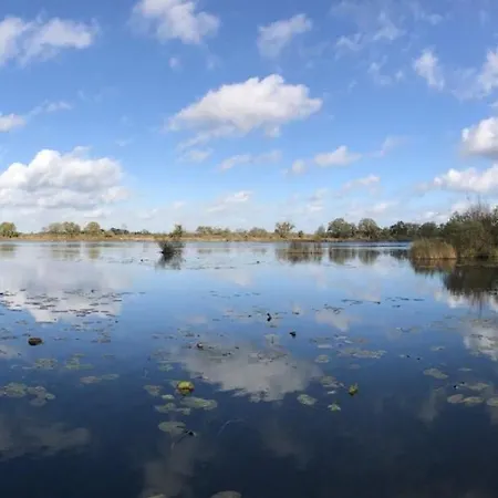 C'est La Vie Houseboat *