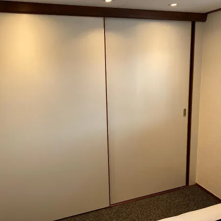 C'est La Vie Houseboat *